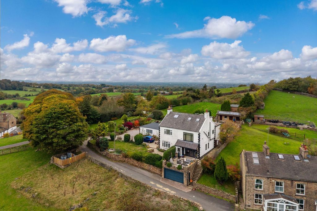 Property photo 1 of 28