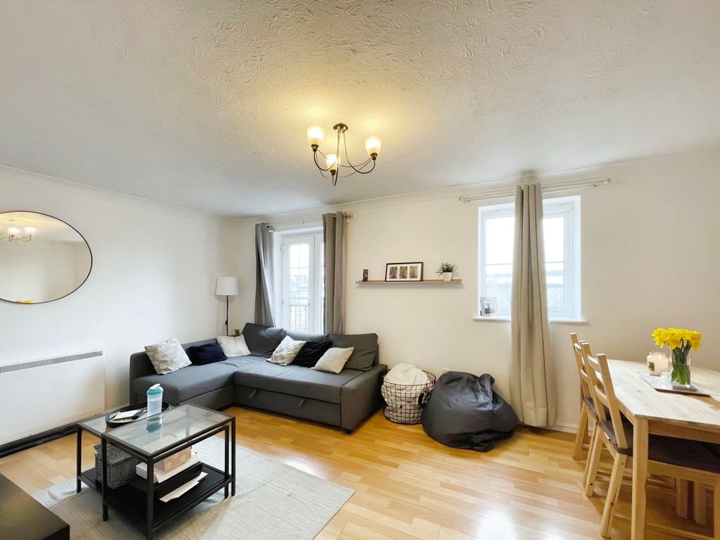 Property photo 2 of 8