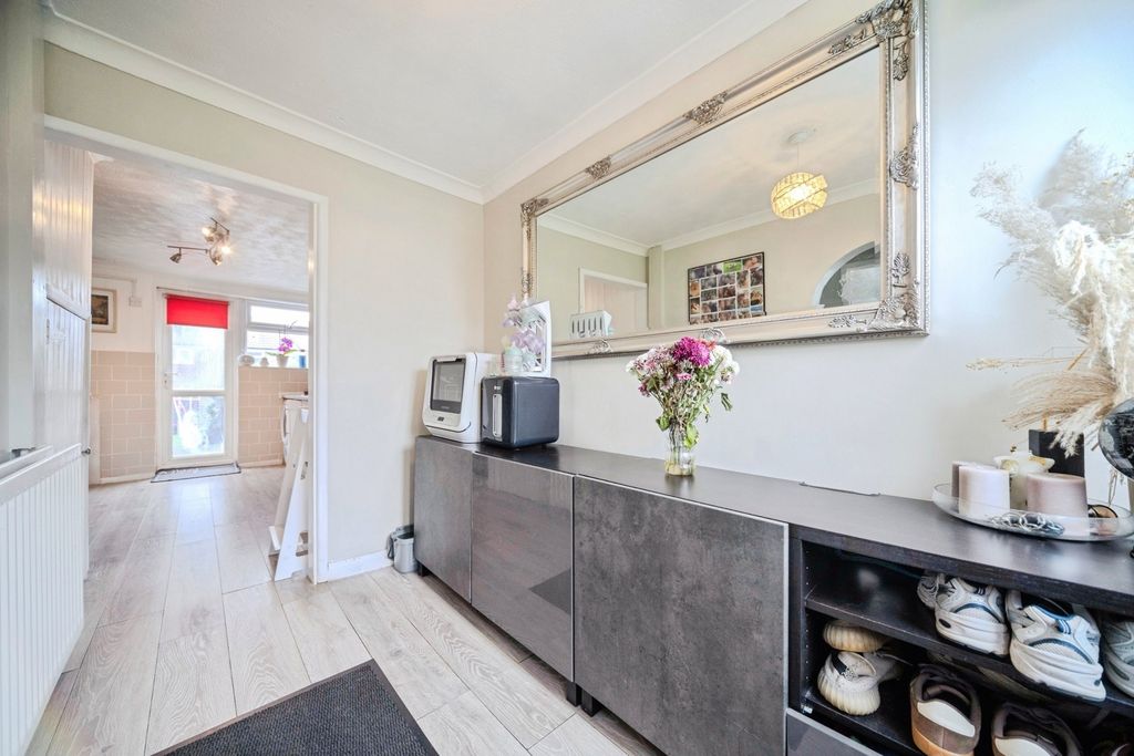 Property photo 2 of 19 Pbox-Img.Jpg