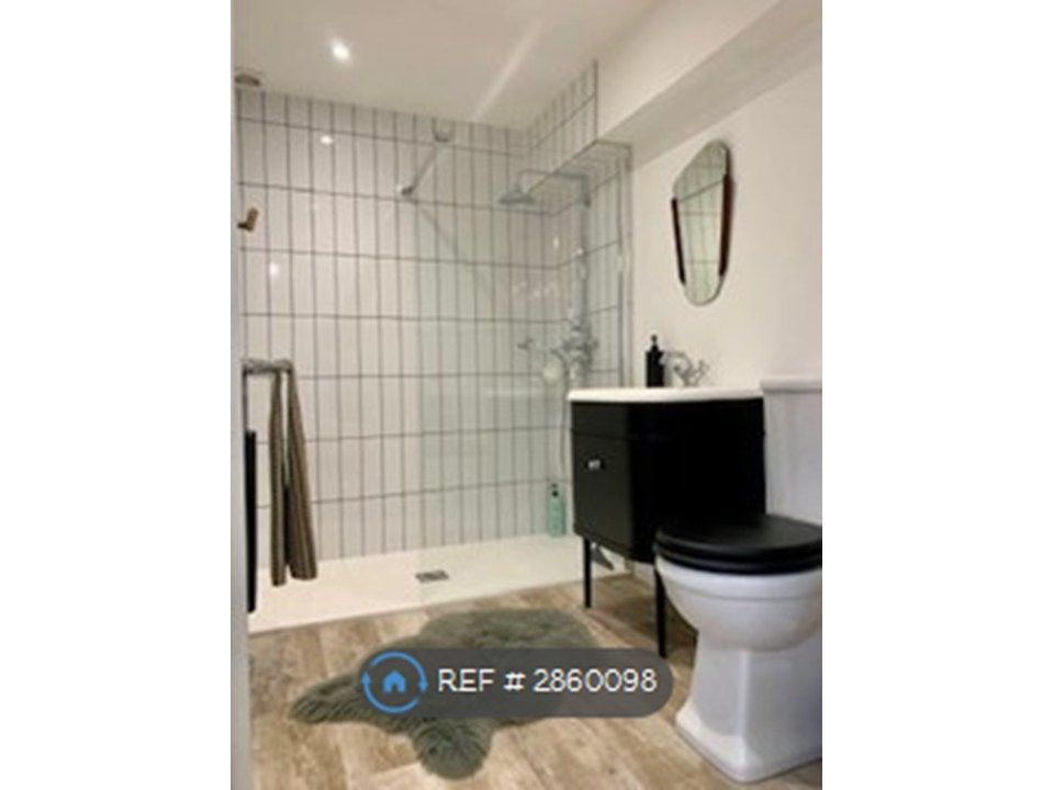 Property photo 2 of 5 En-Suite