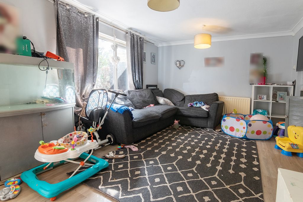 Property photo 2 of 29