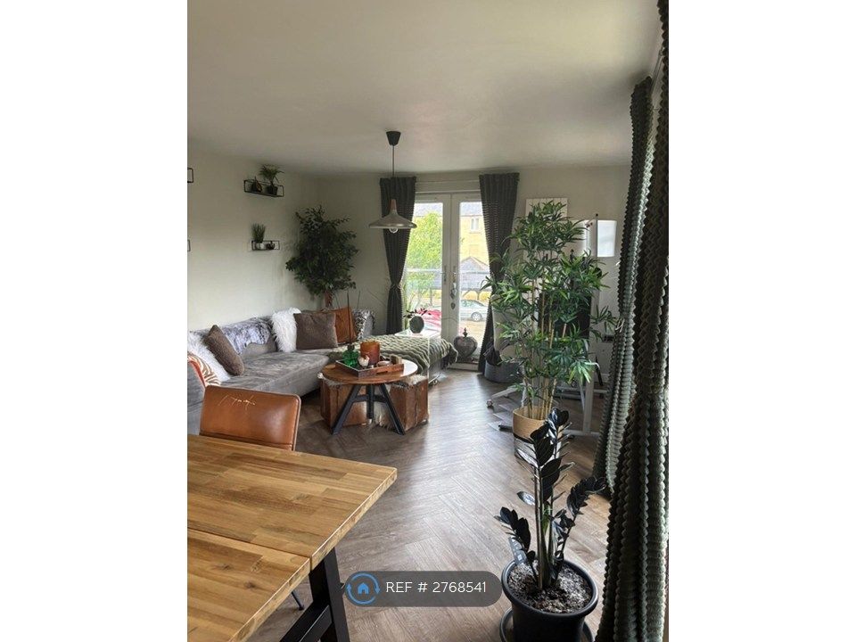 Property photo 1 of 7 Lounge