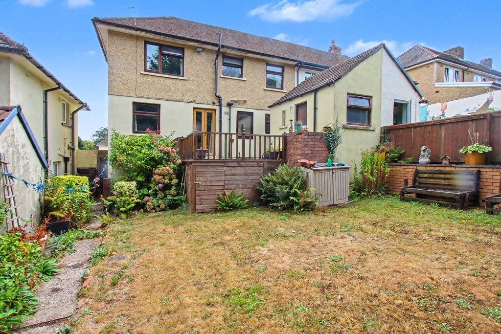 Property photo 2 of 25