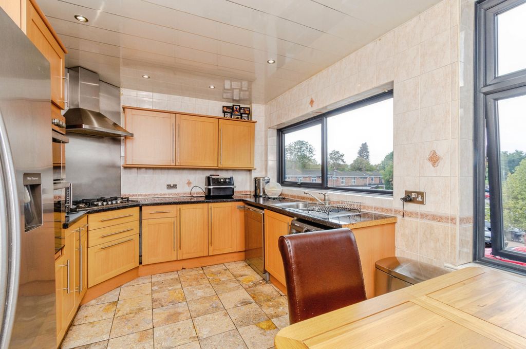 Property photo 3 of 18 Kitchen/Diner