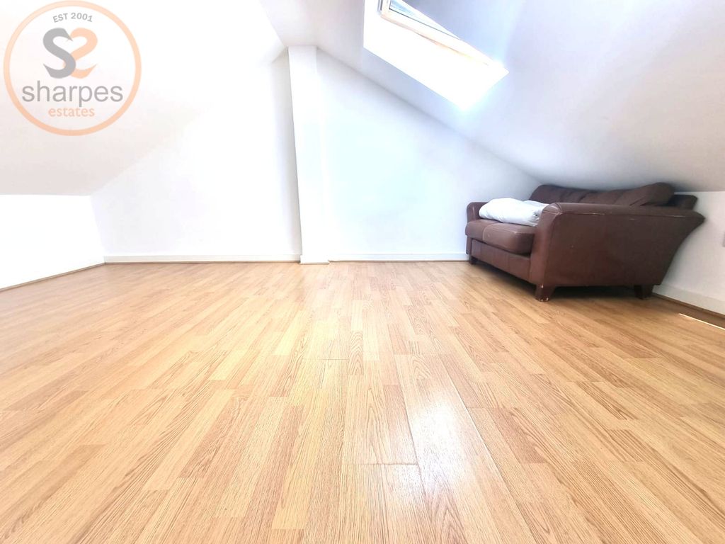 Property photo 2 of 8 B