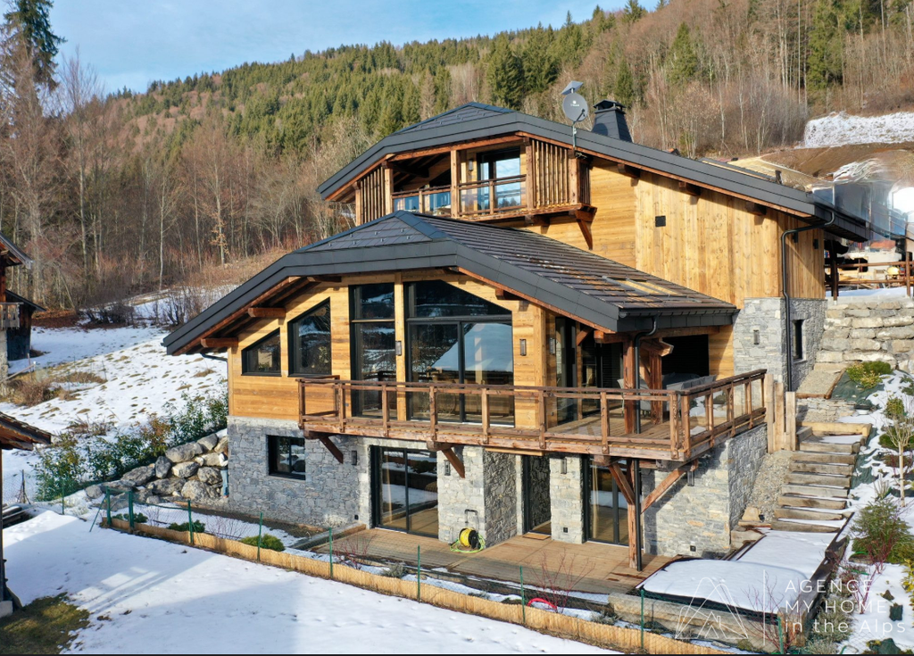 Property photo 2 of 31