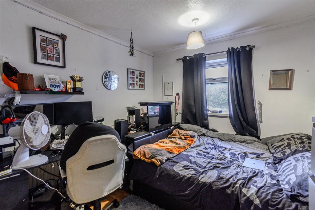 Additional image 9 of 2 bed flat for saleLaburnum Close, Barry CF62