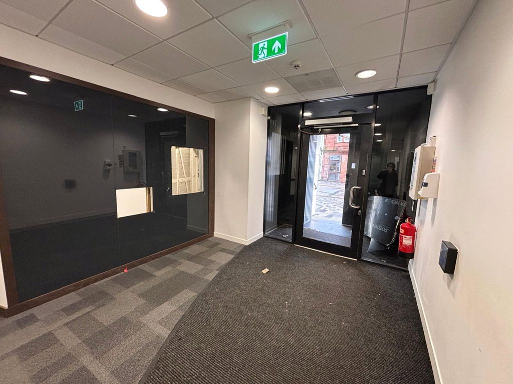 Property photo 2 of 19 Picture No. 11