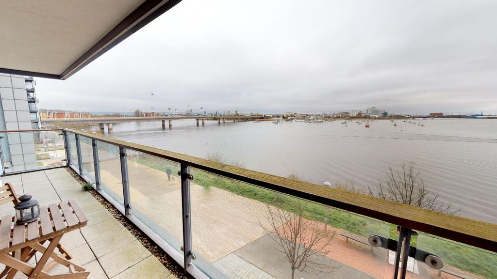 Property photo 2 of 15 Balcony