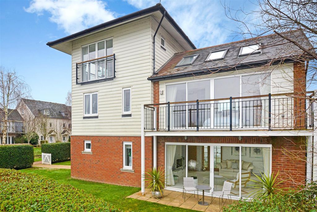 Property photo 2 of 22 Lilley Mead Front 2.Jpg