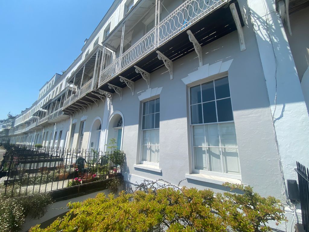 Property photo 1 of 6 Front