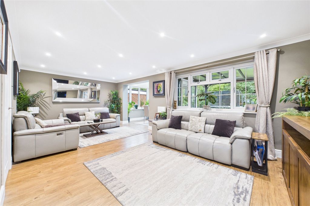 Property photo 2 of 17 Picture No. 10