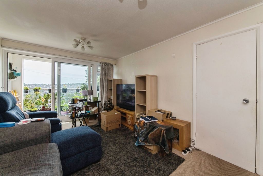 Property photo 2 of 16 Pbox-Img.Jpg