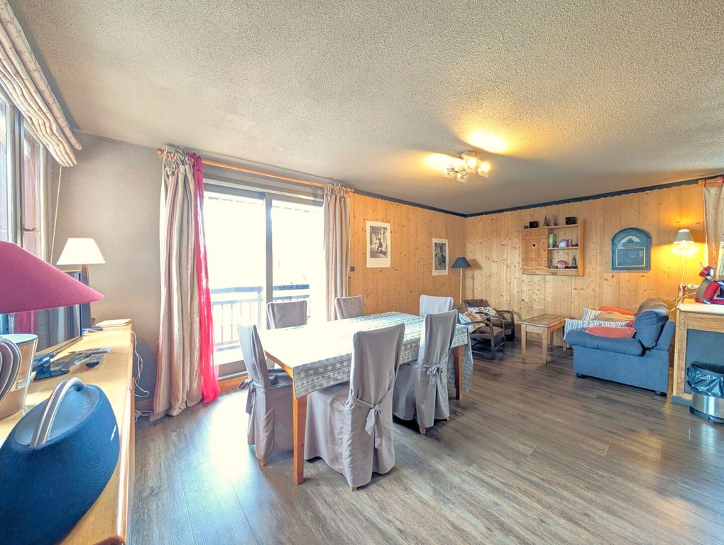 Property photo 3 of 10 3 Bedroom Ski In And