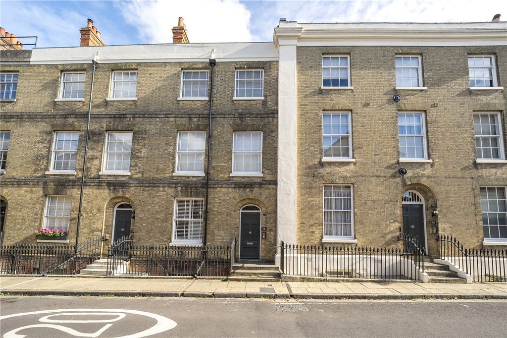 Property photo 1 of 8 Front