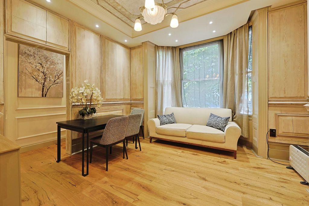 Property photo 1 of 18 Reception Room