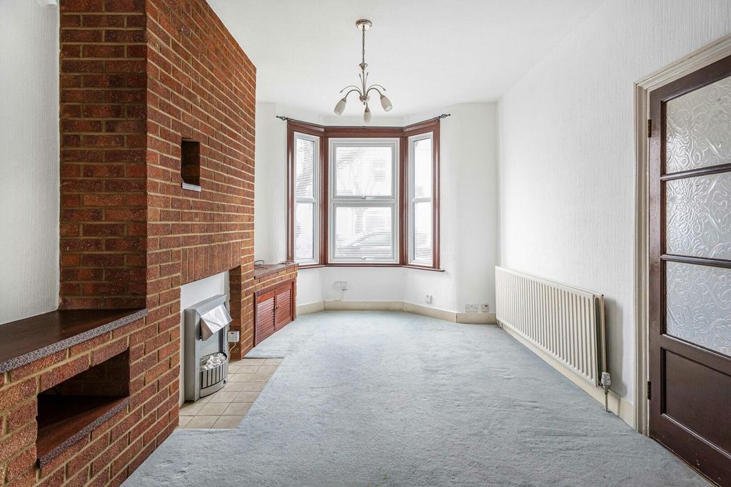 Property photo 2 of 23 Living Room