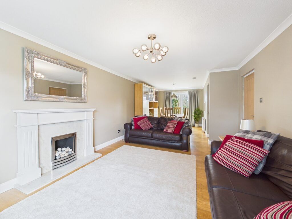 Property photo 3 of 27