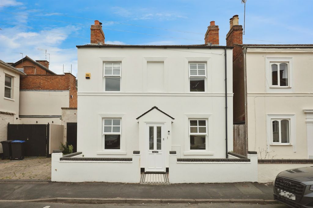 Property photo 1 of 12