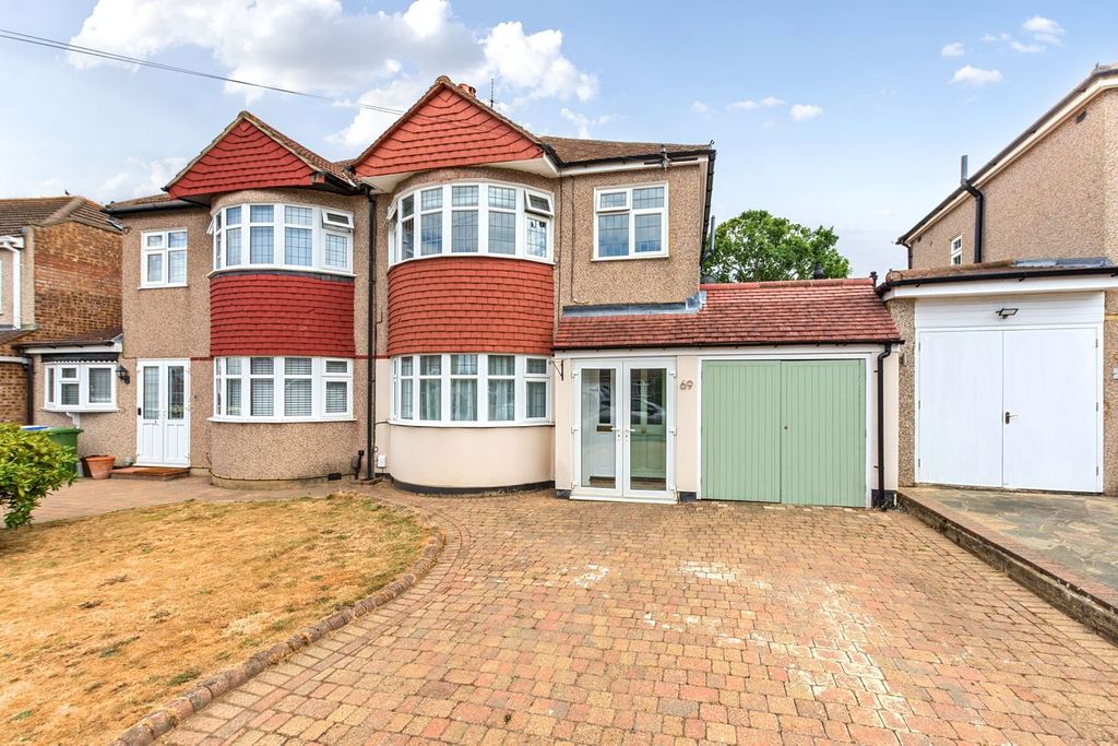 Property photo 1 of 17