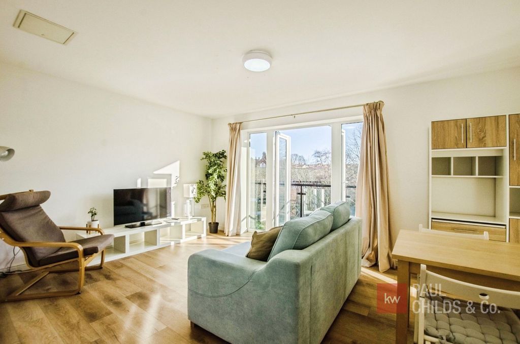 Property photo 2 of 11