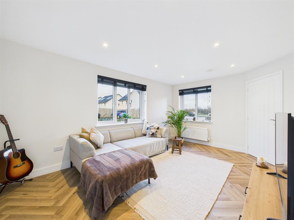 Property photo 3 of 18 Cam03782G0-Pr0232-Still003_Alt.Jpg