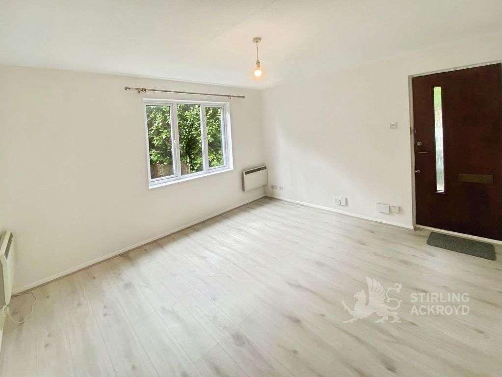 Property photo 3 of 5 Reception