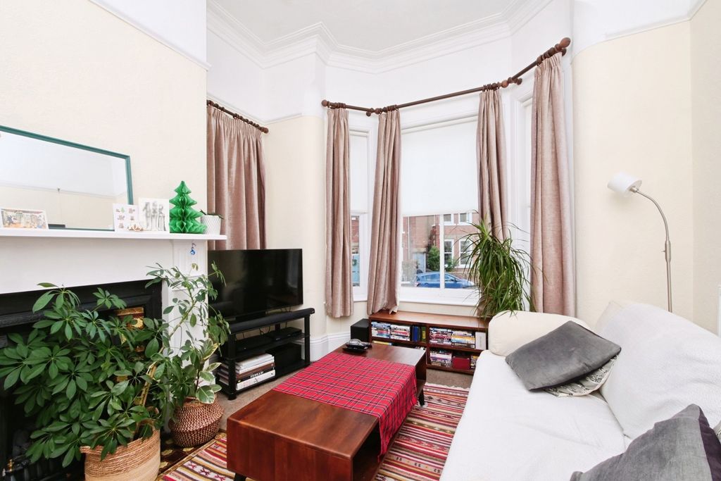 Property photo 3 of 15 Living Room