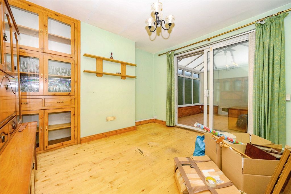 Property photo 3 of 11 Dining Area