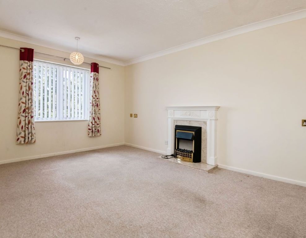 Property photo 2 of 5 Living Room