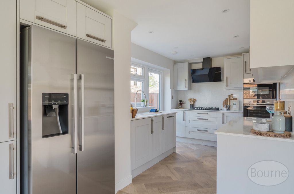 Property photo 3 of 17 c168d891-E395-498...