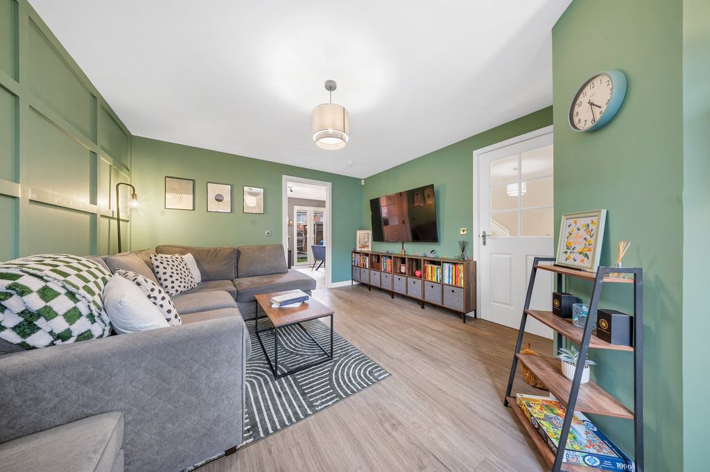 Property photo 3 of 24