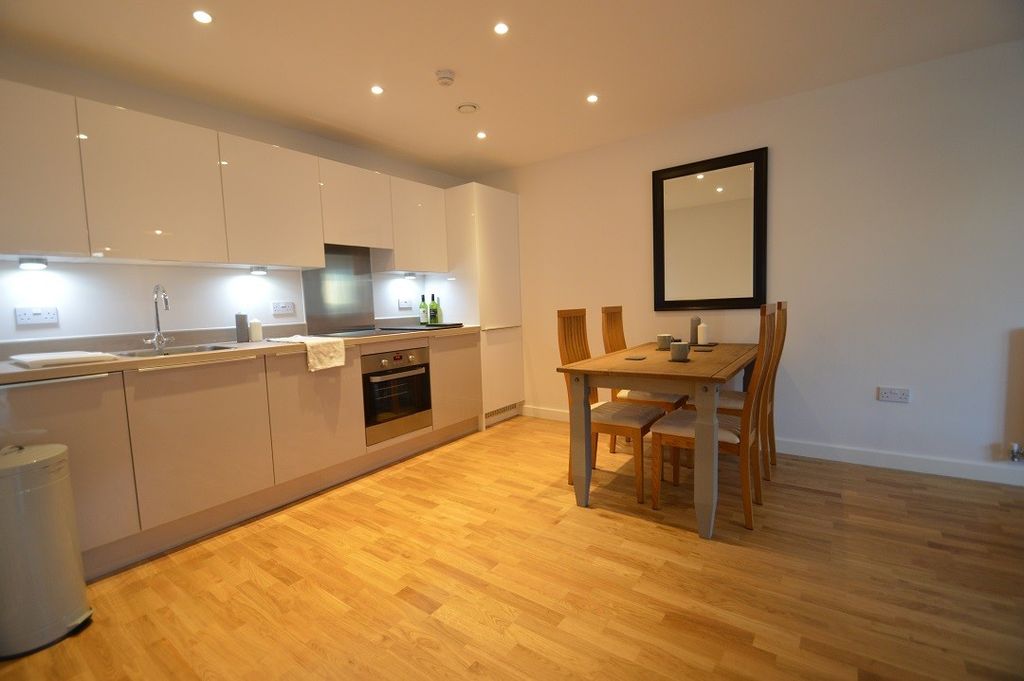 Property photo 2 of 10 Dining Area And Kitc