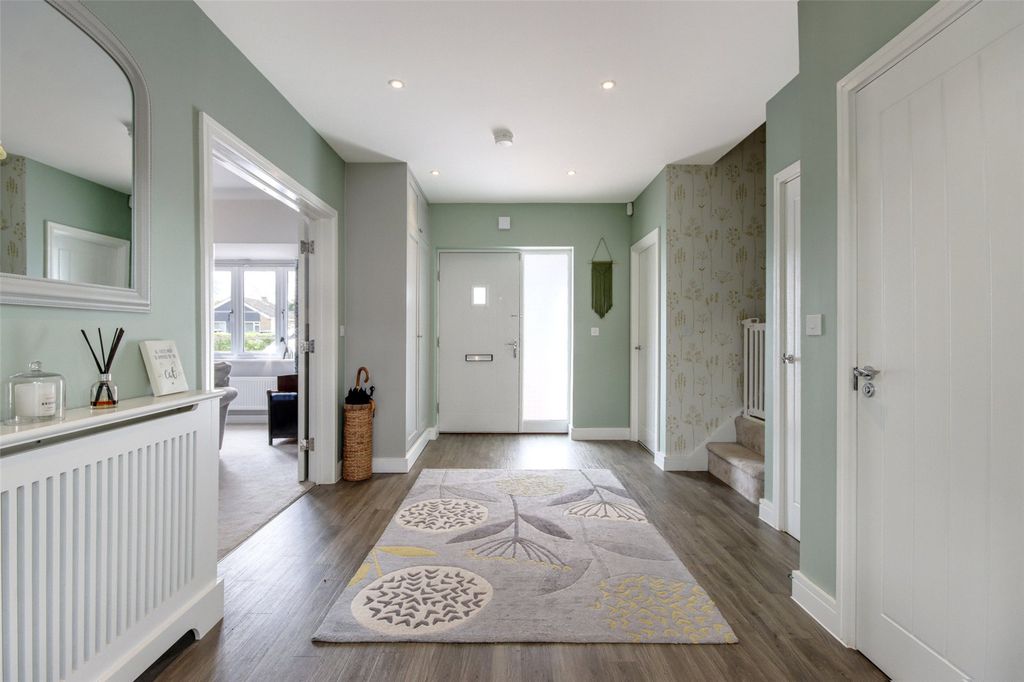 Property photo 3 of 19 Hall