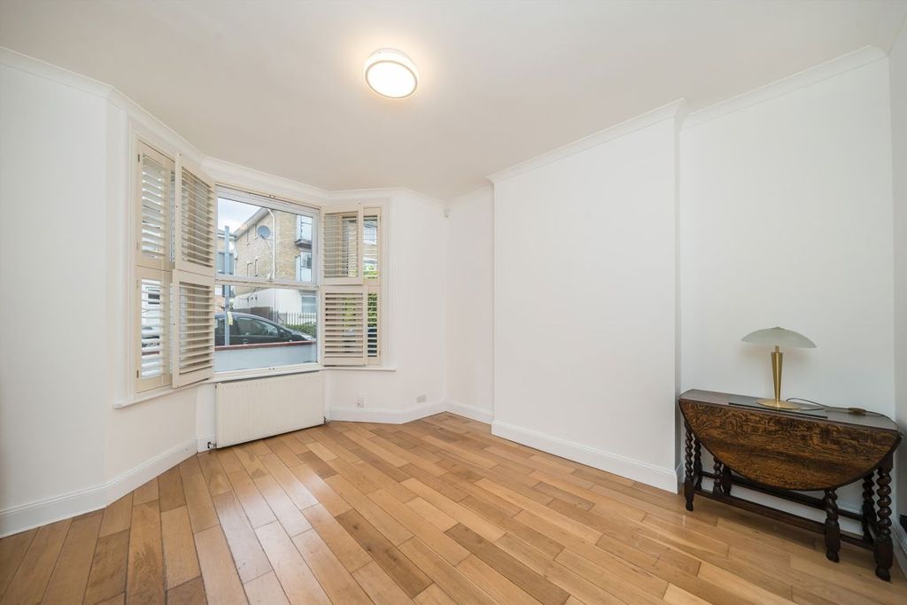 Property photo 2 of 7