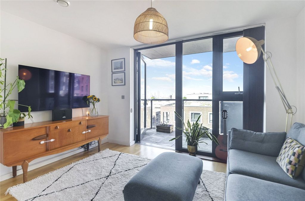 Property photo 2 of 8 Picture No. 21