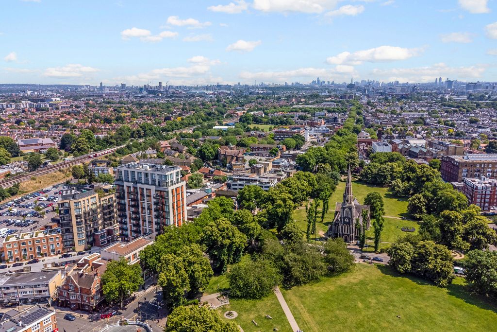 Property photo 3 of 16 93440_Empire-House- (3)_Low.Jpg