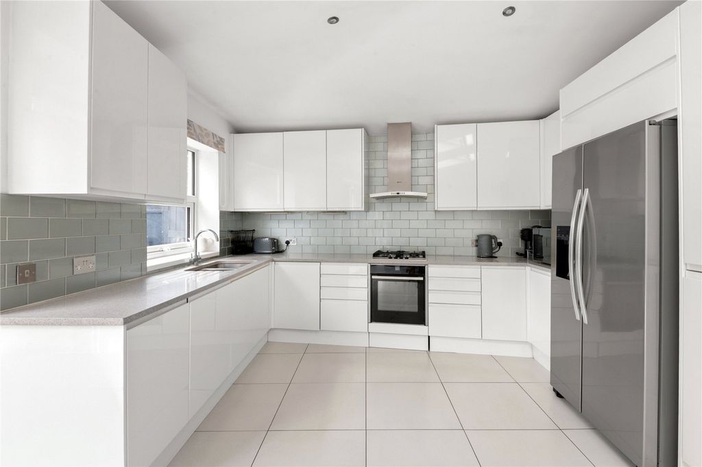 Property photo 2 of 16 Kitchen