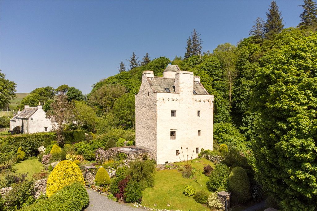 Property photo 3 of 28 Barholm Castle