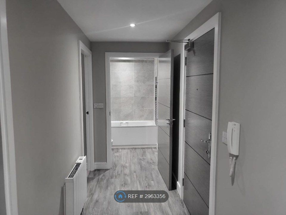 Property photo 3 of 12 Hallway