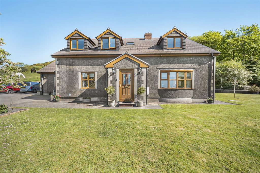 Property photo 2 of 39