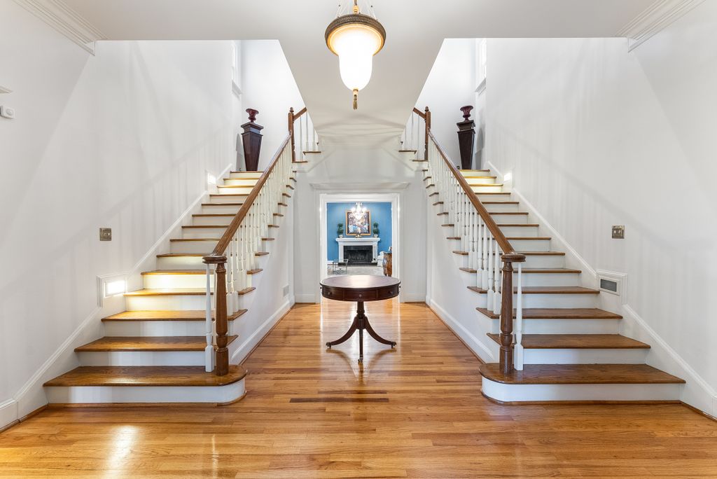 Property photo 2 of 26