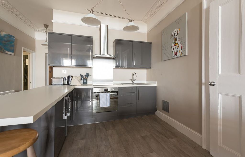 Property photo 3 of 9 Picture 3