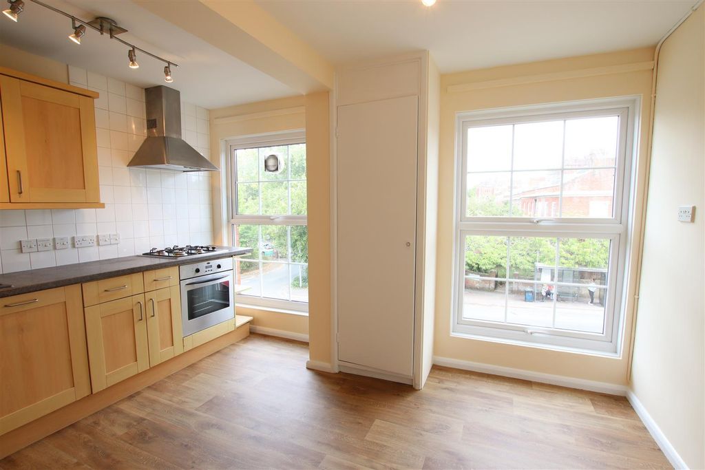 Property photo 1 of 8 Kitchen Diner (2).Jpg