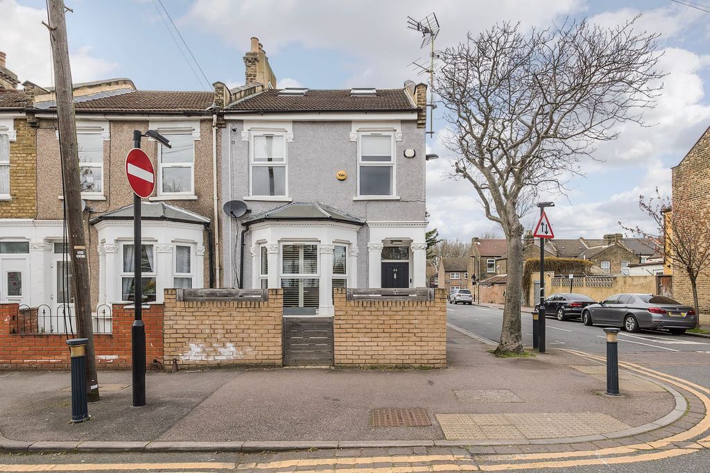 Property photo 1 of 26