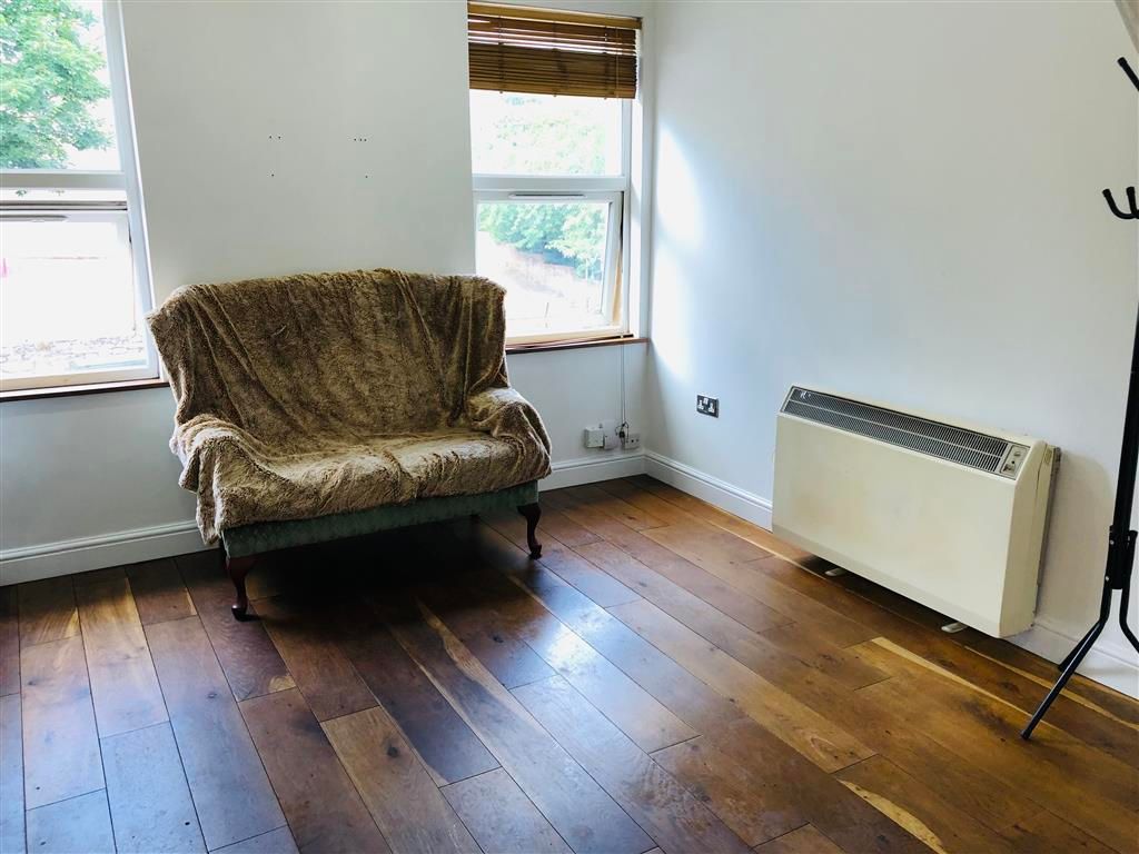 Property photo 3 of 6 Living Room