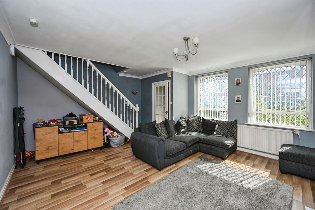 Property photo 3 of 20 Pbox-Img.Jpg