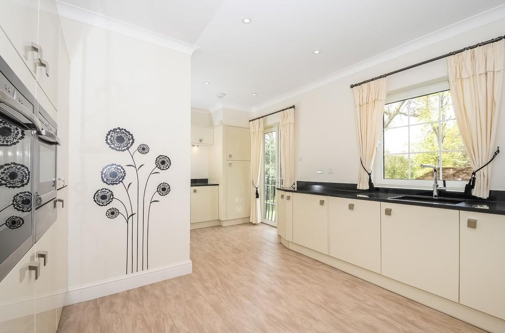 Property photo 1 of 15 Image