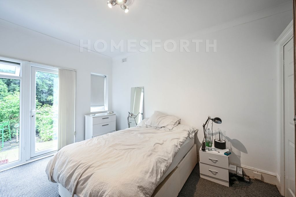 Property photo 2 of 7 Photo 6