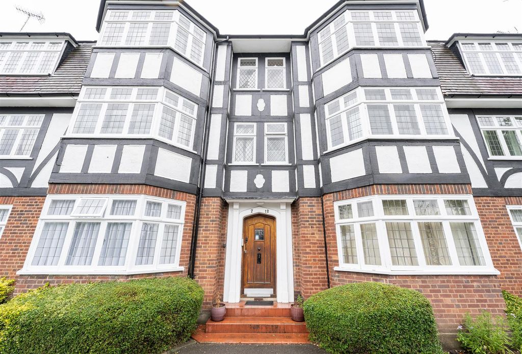Property photo 1 of 18